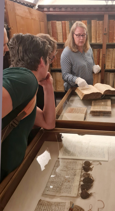 Bild 03   im Reichsstädtischen Archiv bearb